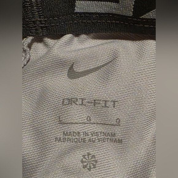 Nike Shorts Gray w/ dark Gray logo on leg 
Elastic wst and drawstring sz. Large - Picture 5 of 8